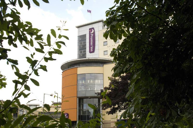 Premier Inn Hemel Hempstead Central Екстериор снимка